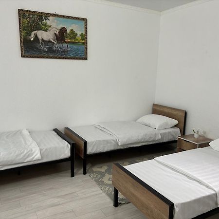 Hostel,Halal Хостел,Халал Tokmok Buitenkant foto