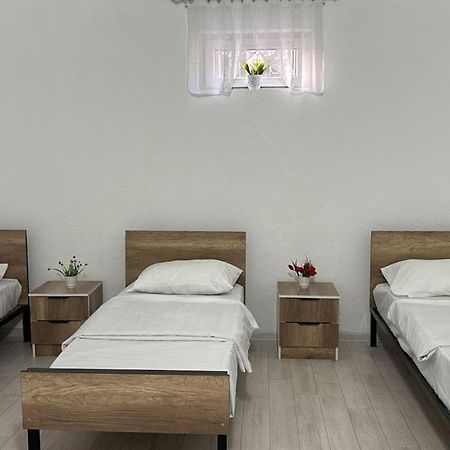 Hostel,Halal Хостел,Халал Tokmok Buitenkant foto