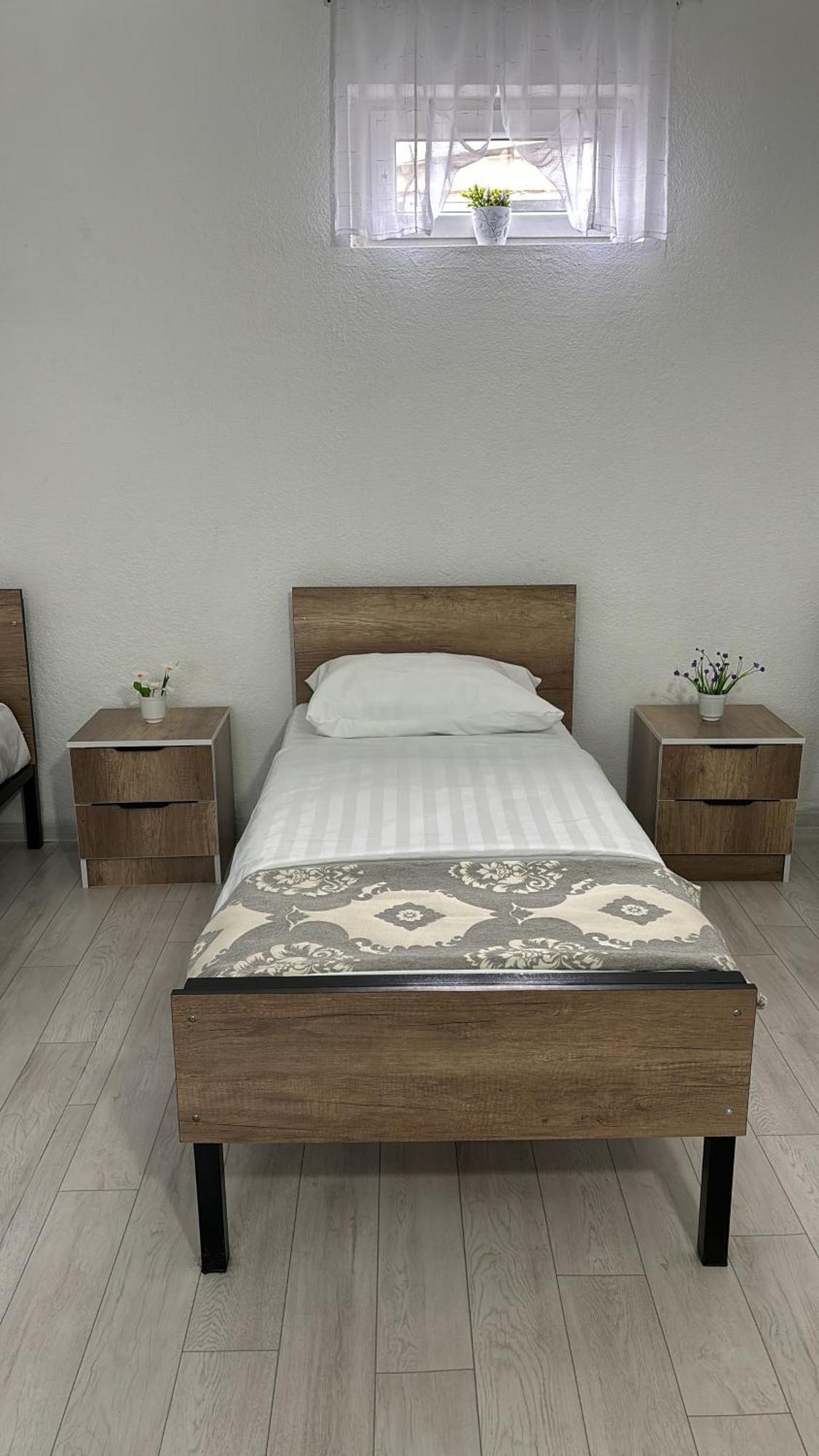 Hostel,Halal Хостел,Халал Tokmok Buitenkant foto