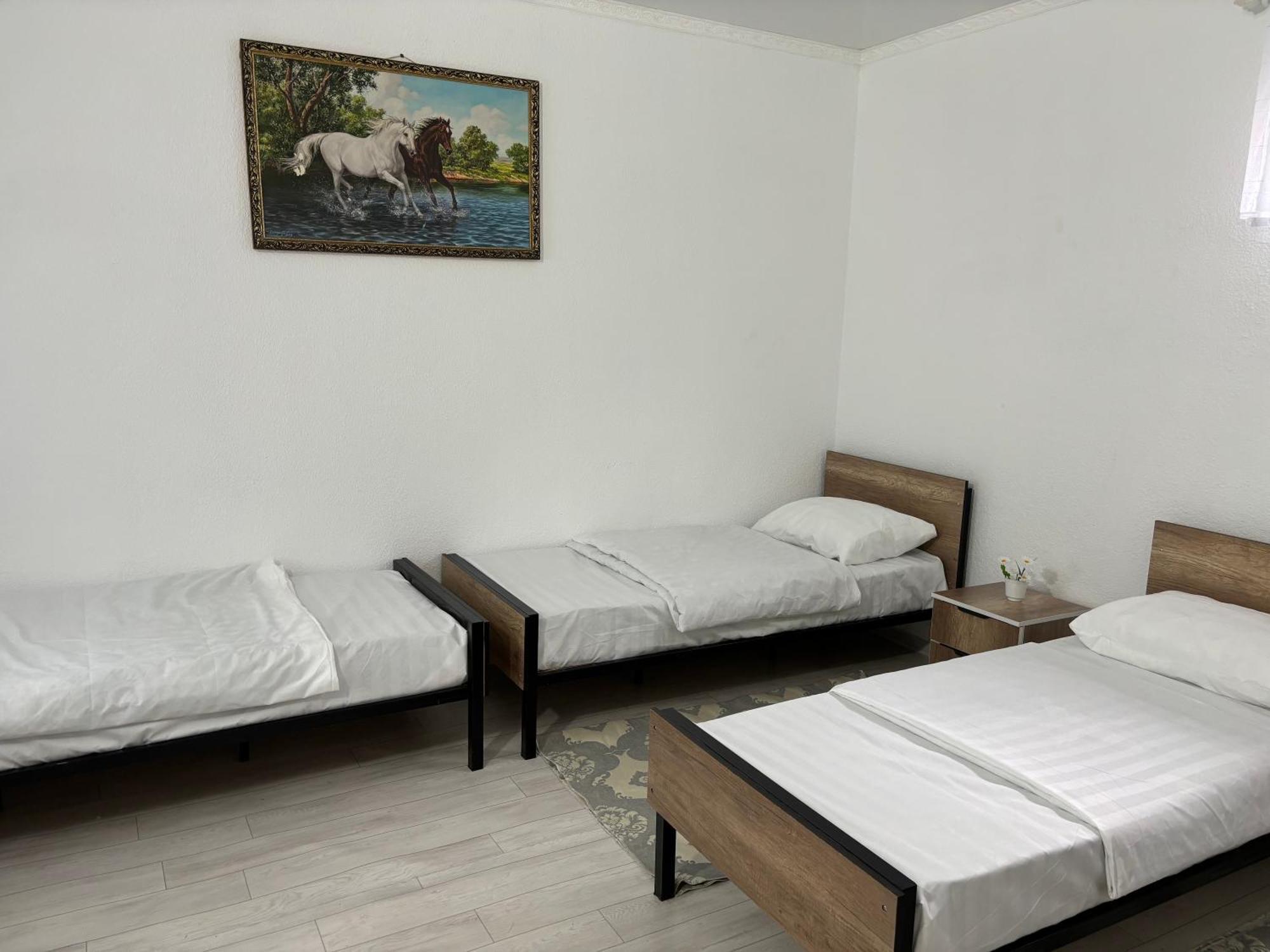 Hostel,Halal Хостел,Халал Tokmok Buitenkant foto