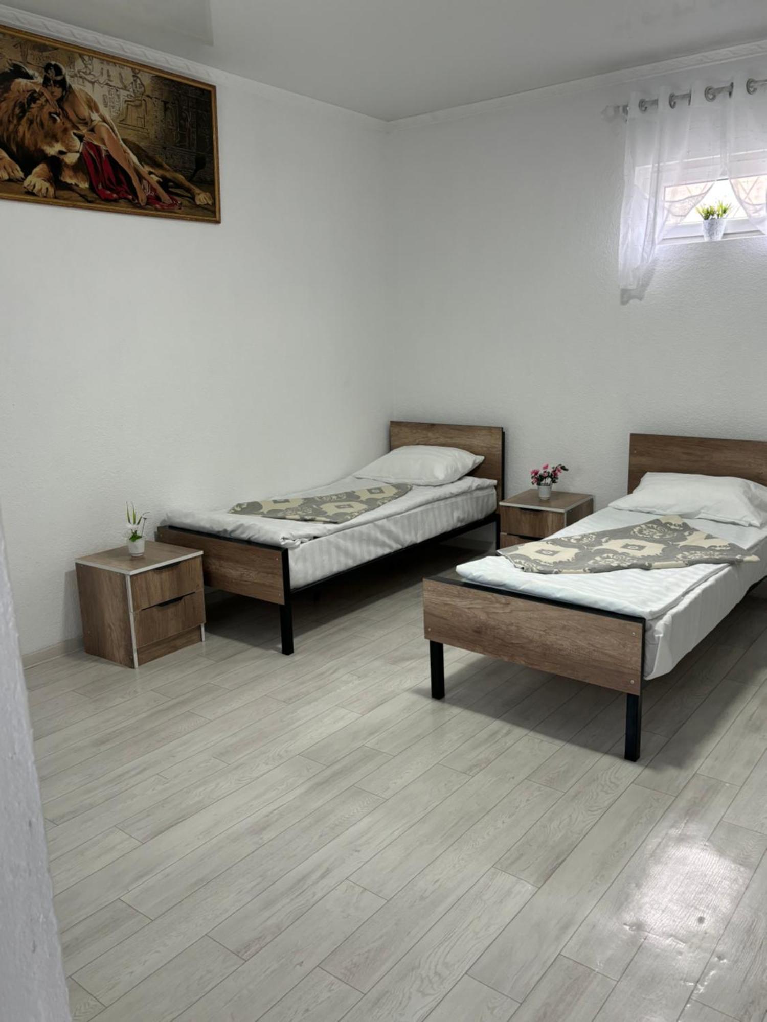 Hostel,Halal Хостел,Халал Tokmok Buitenkant foto