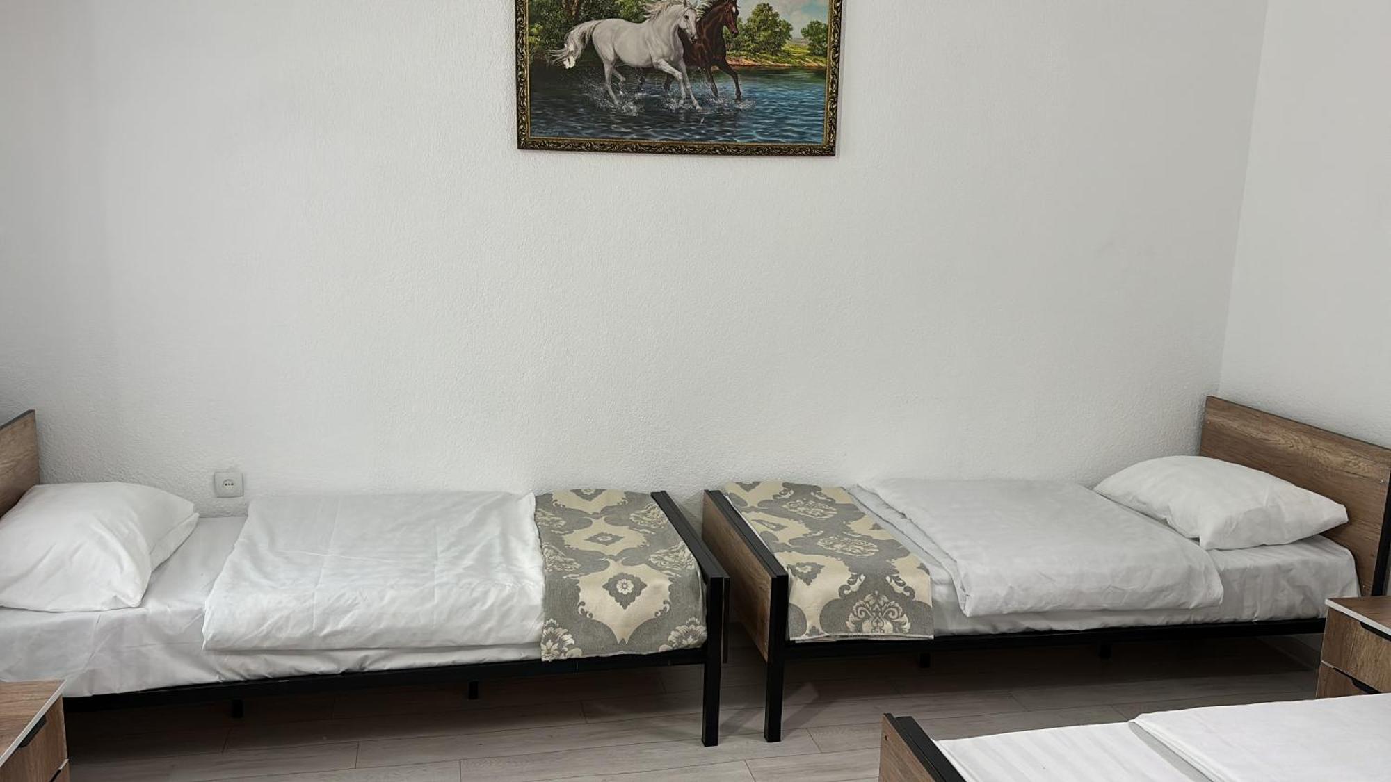 Hostel,Halal Хостел,Халал Tokmok Buitenkant foto