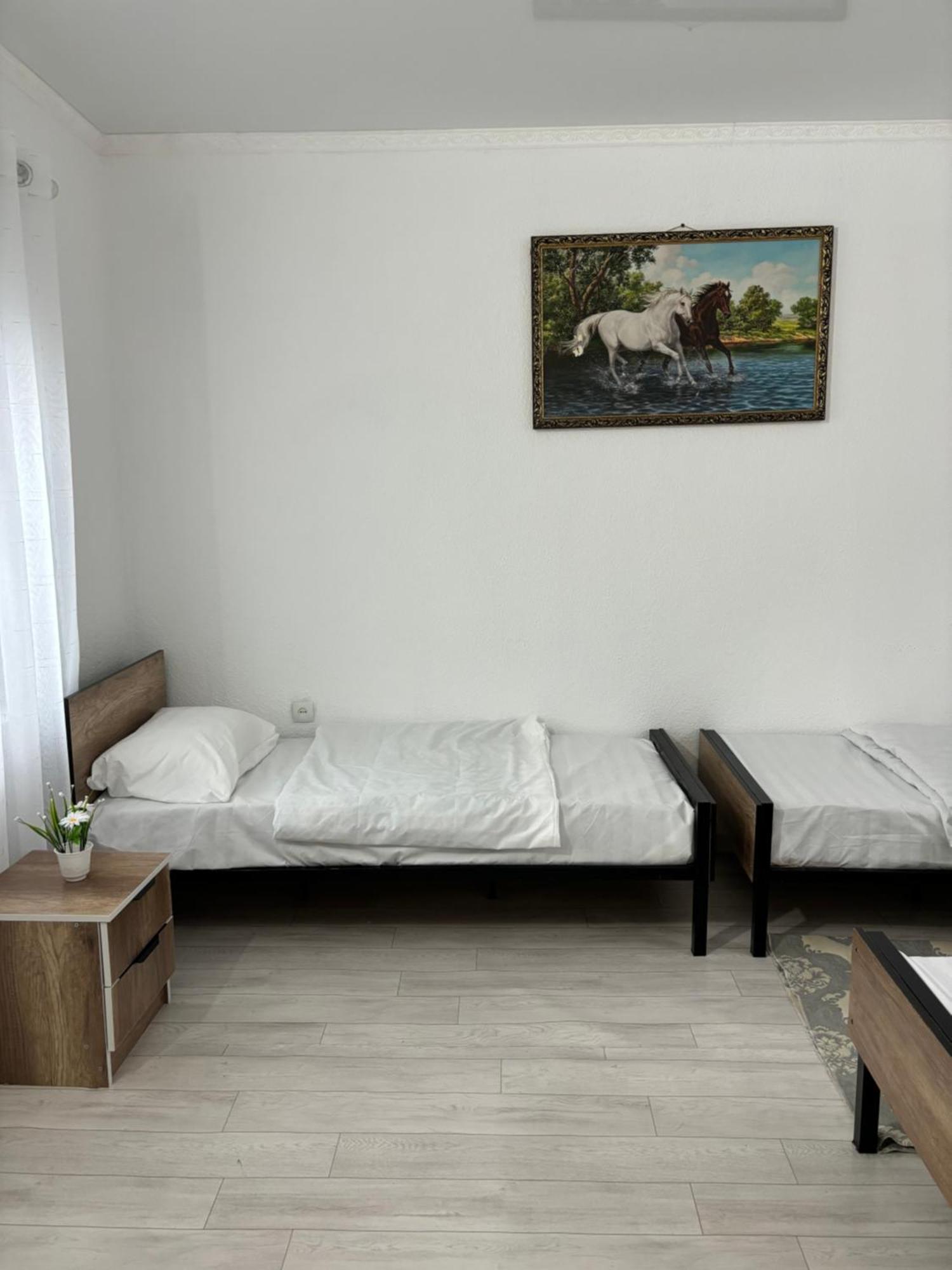 Hostel,Halal Хостел,Халал Tokmok Buitenkant foto