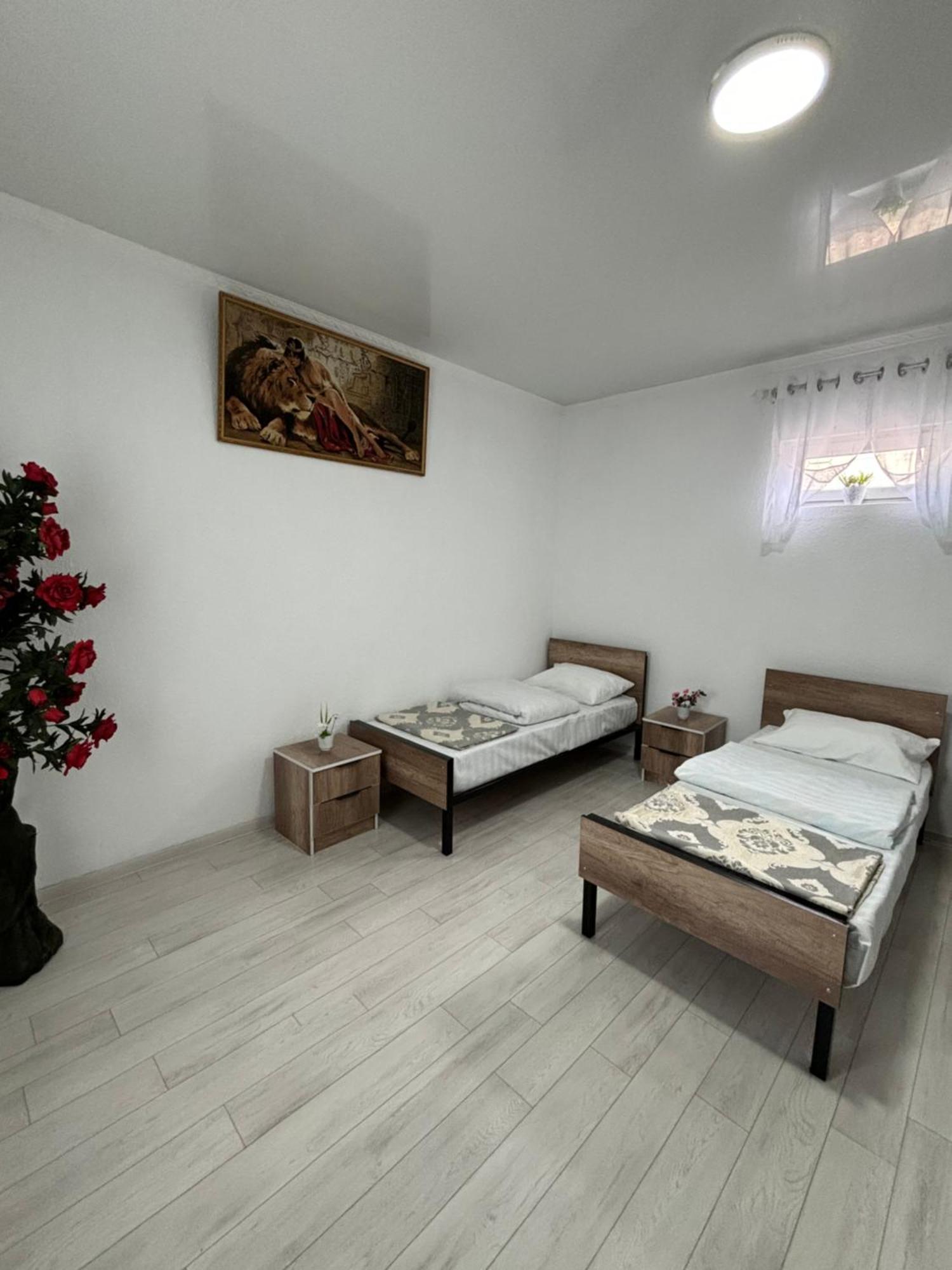 Hostel,Halal Хостел,Халал Tokmok Buitenkant foto