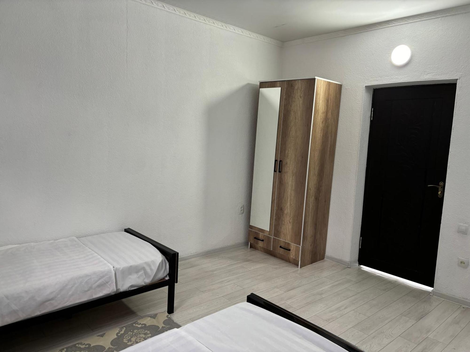Hostel,Halal Хостел,Халал Tokmok Buitenkant foto