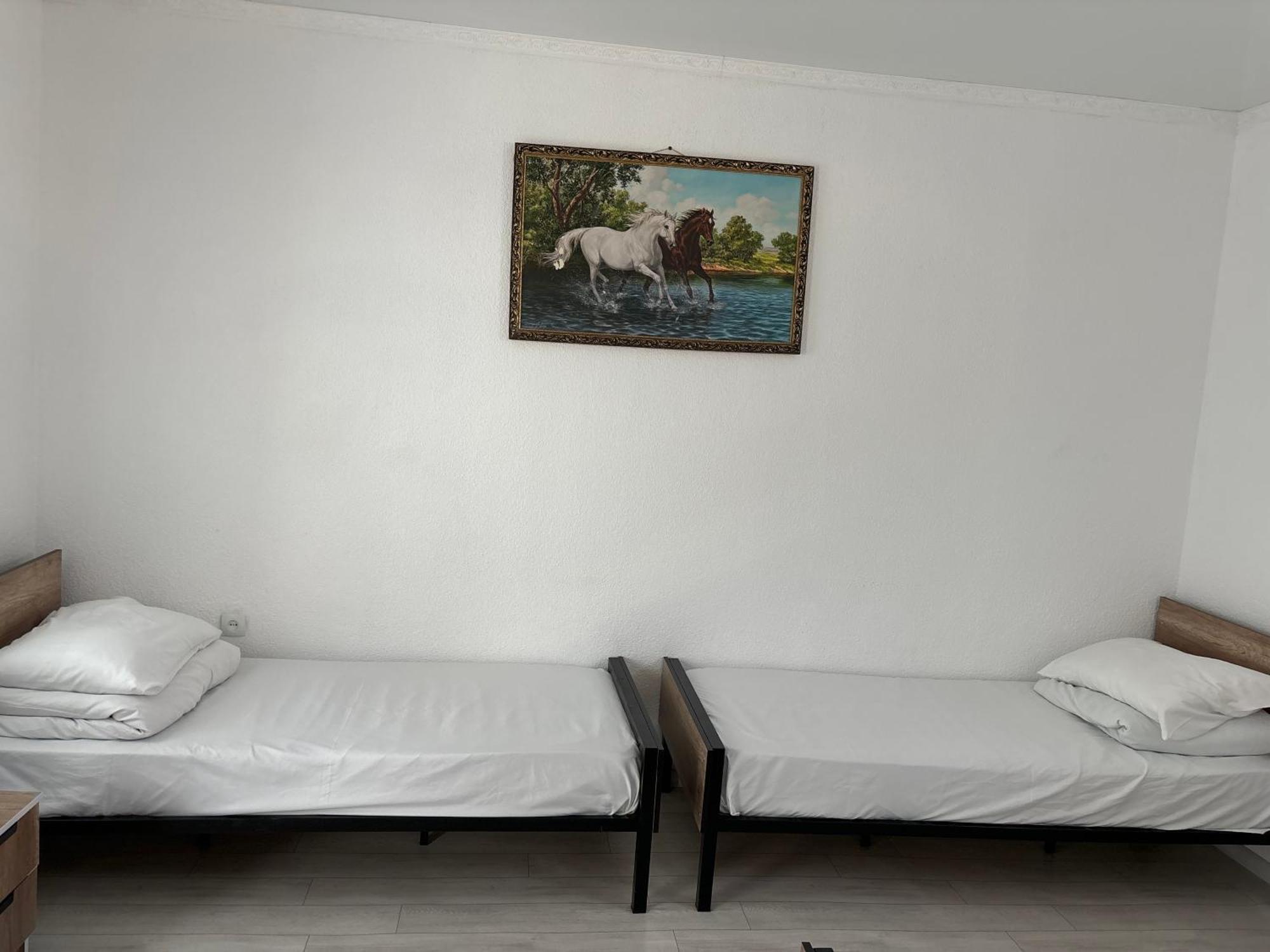 Hostel,Halal Хостел,Халал Tokmok Buitenkant foto
