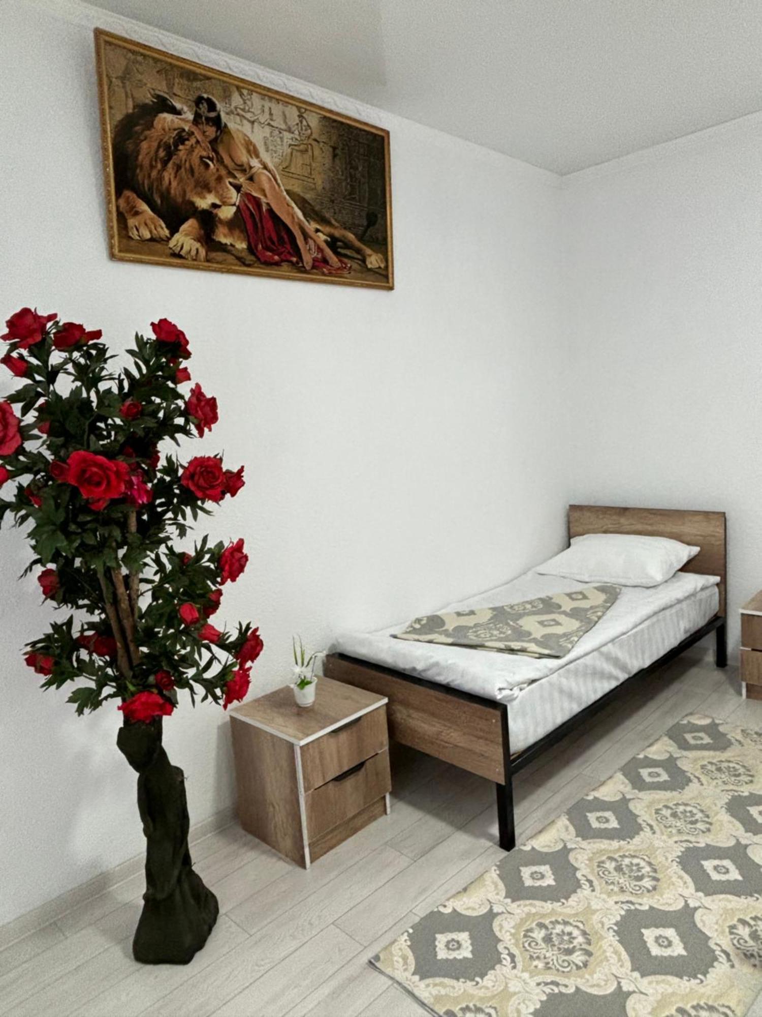 Hostel,Halal Хостел,Халал Tokmok Buitenkant foto