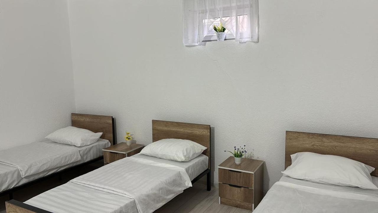 Hostel,Halal Хостел,Халал Tokmok Buitenkant foto